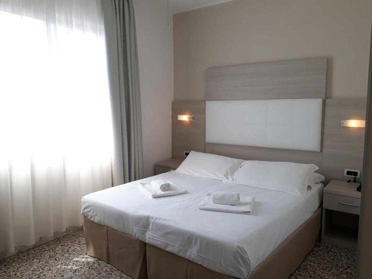 Hotel Atenea Golden Star Caorle Zewnętrze zdjęcie