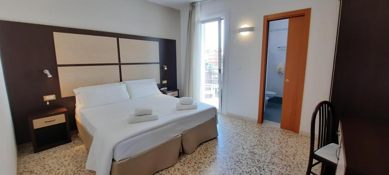 Hotel Atenea Golden Star Caorle Zewnętrze zdjęcie