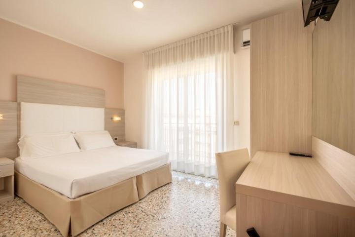 Hotel Atenea Golden Star Caorle Zewnętrze zdjęcie