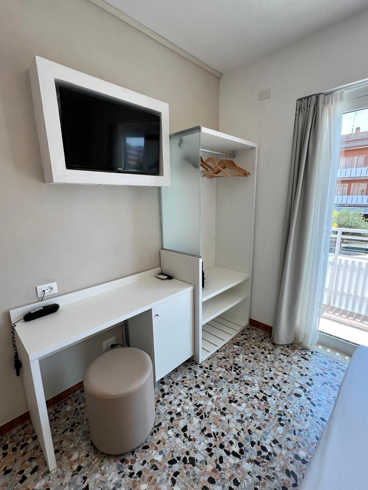 Hotel Atenea Golden Star Caorle Zewnętrze zdjęcie
