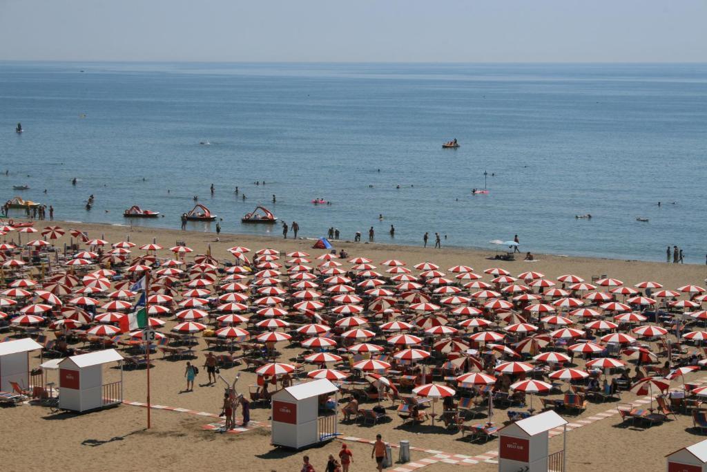 Hotel Atenea Golden Star Caorle Zewnętrze zdjęcie