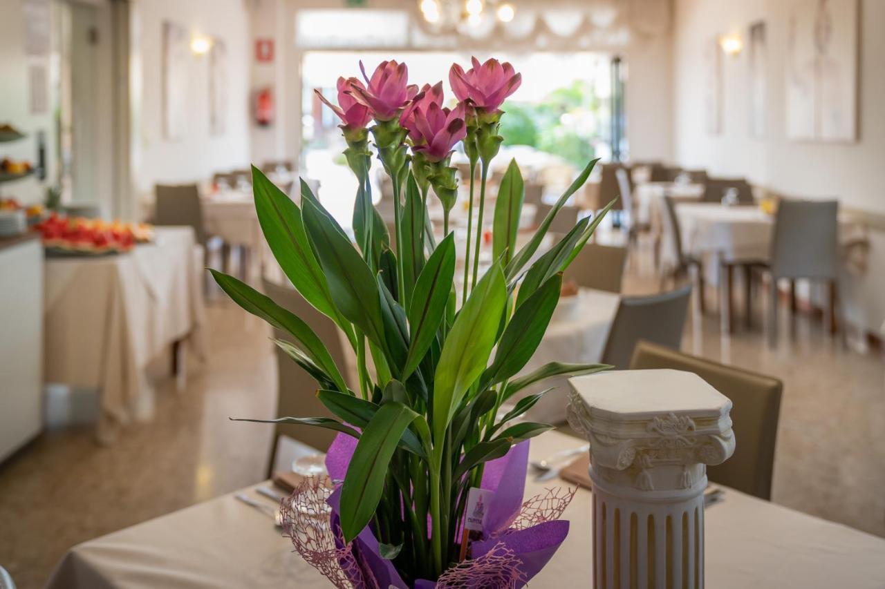 Hotel Atenea Golden Star Caorle Zewnętrze zdjęcie