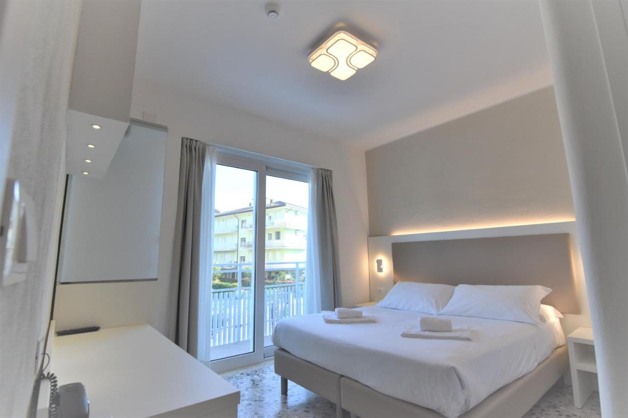 Hotel Atenea Golden Star Caorle Zewnętrze zdjęcie